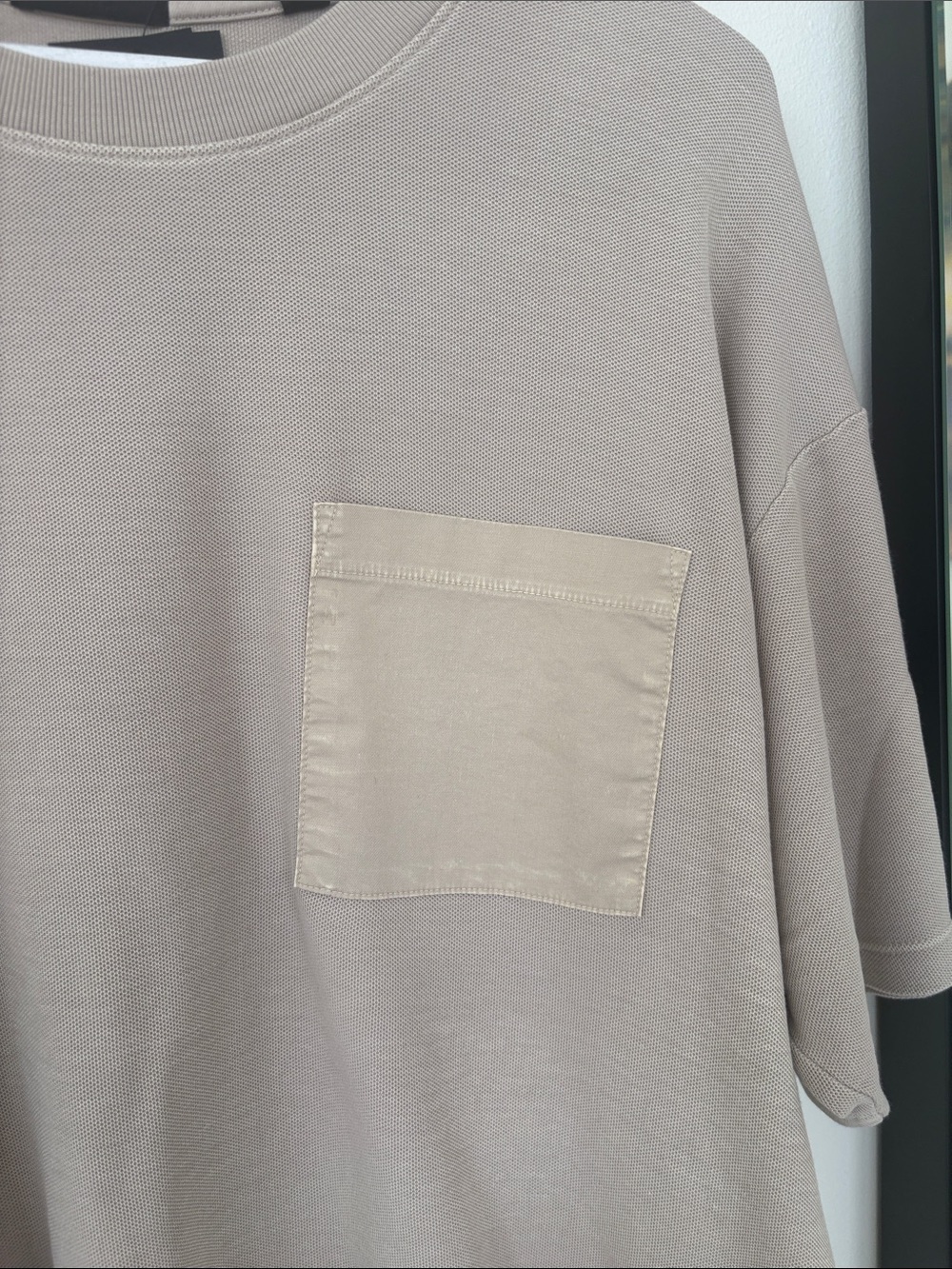 ATM Anthony Thomas Melillo Boxy Short Sleeve Tee in Taupe with Contrast Pocket - Picture 2 of 5